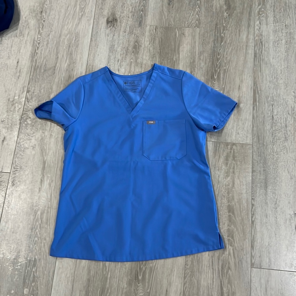 Figs women’s Catarina scrub top size medium in ceil blue